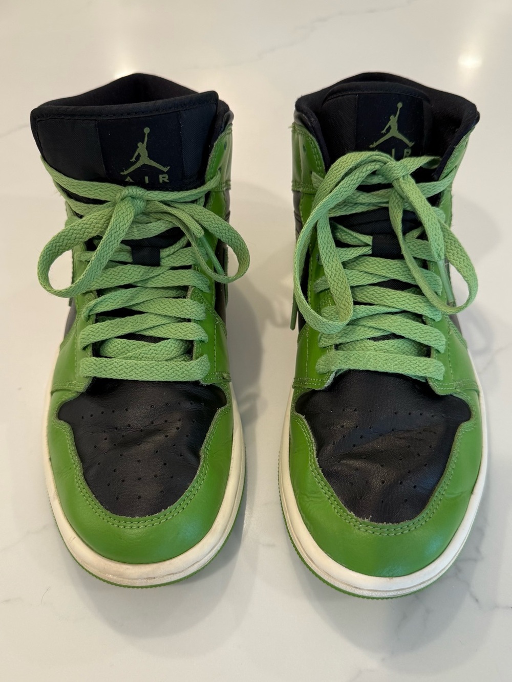 Women’s Nike Air Jordan 1 Mid Sneakers Size 8.5 Black Green